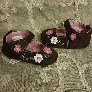 size 4 slip on shoes